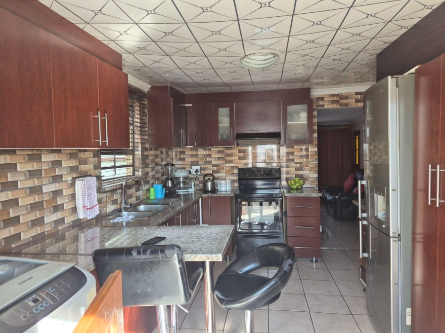 2 Bedroom Property for Sale in Kwazakhele Eastern Cape